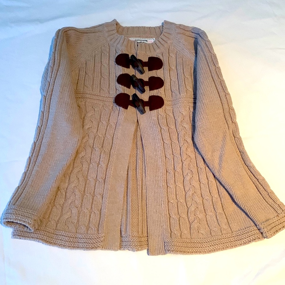 Osh Kosh B’gosh Girls Size 6x Tan Sweater with Wood Loop Buttons.